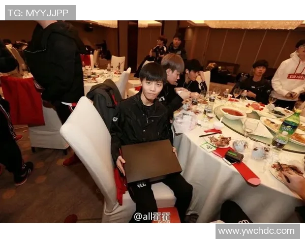 电竞比分对话吴芳揭秘英雄联盟职业生涯背后的故事与挑战